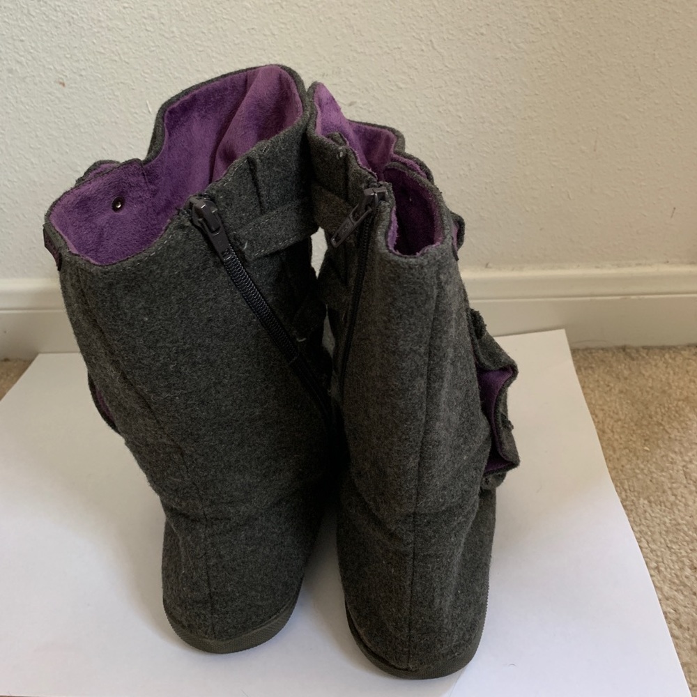 Boots - Picture 4 of 7